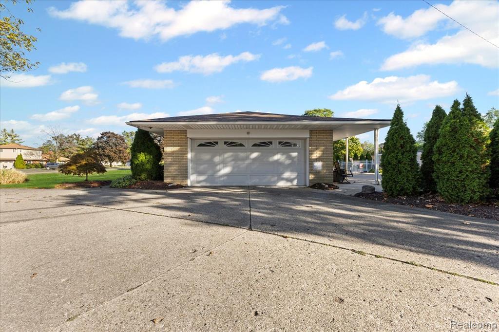 28791 Sunset Boulevard W, Lathrup Village, MI 48076 — Photo 59