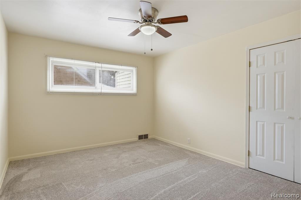 916 Buckingham Avenue, Flint, MI 48507 — Photo 13