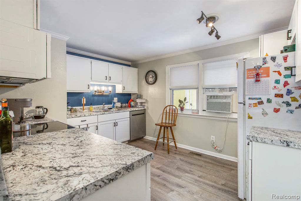 11 Metroview Court, Ann Arbor, MI 48108 — Photo 7
