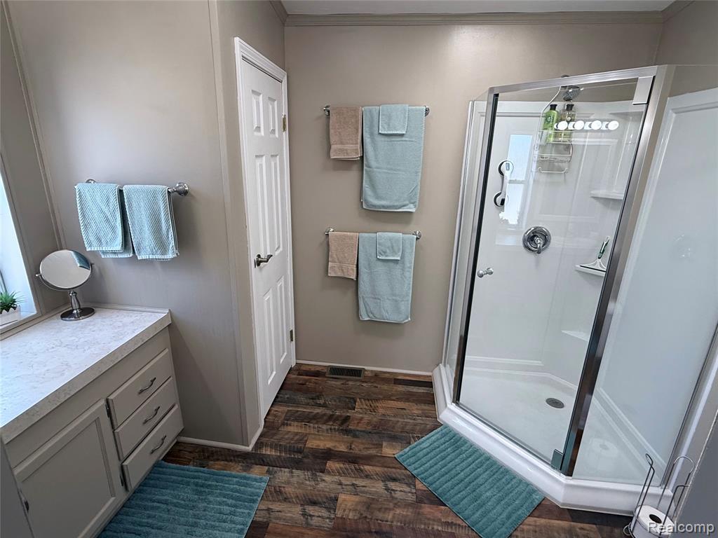 104 Shoreline Dr E, Port Sanilac, MI 48469 — Photo 8