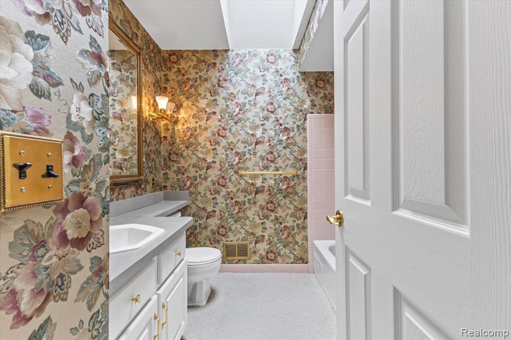 5538 Larkins Drive, Troy, MI 48085 — Photo 16