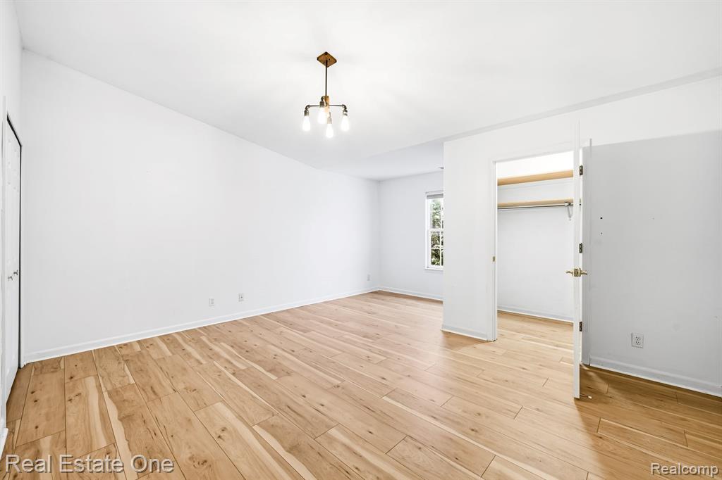 4885 Oak Hill Drive, 20, Waterford, MI 48329 — Photo 21