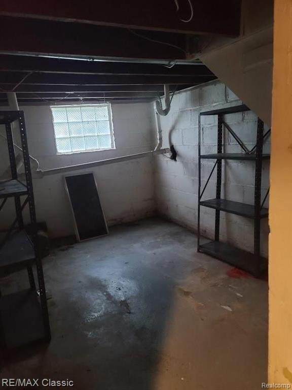 304 BAKER Street - Photo 3
