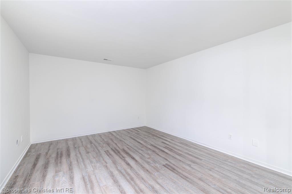 6600 Ridgefield Circle, West Bloomfield, MI — Photo 19