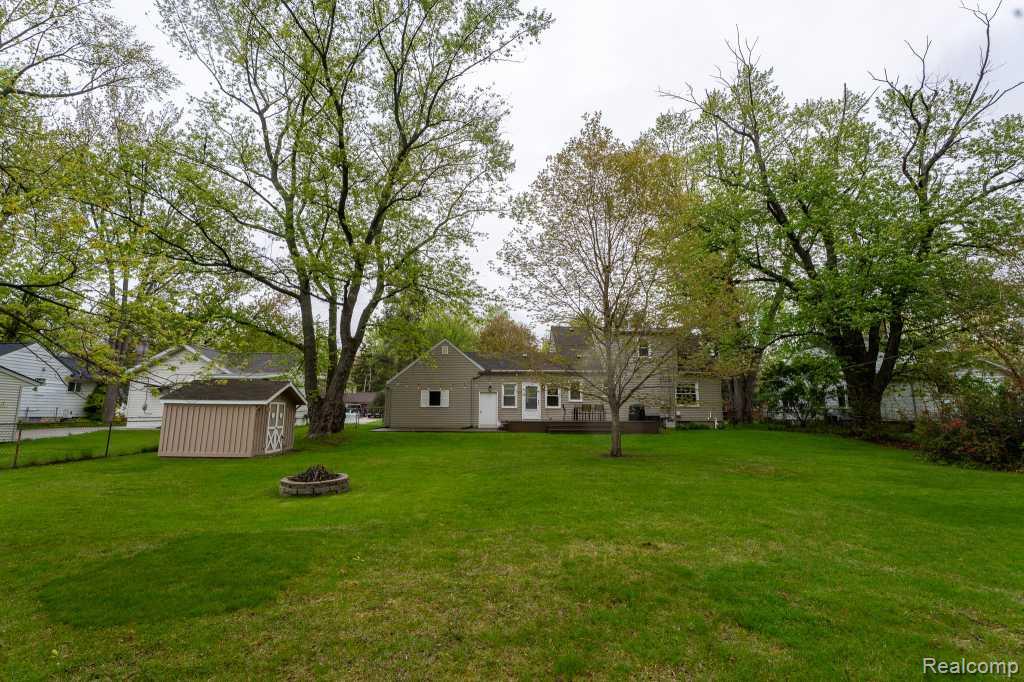 244 Gladwin Avenue, Commerce Twp, MI — Photo 33