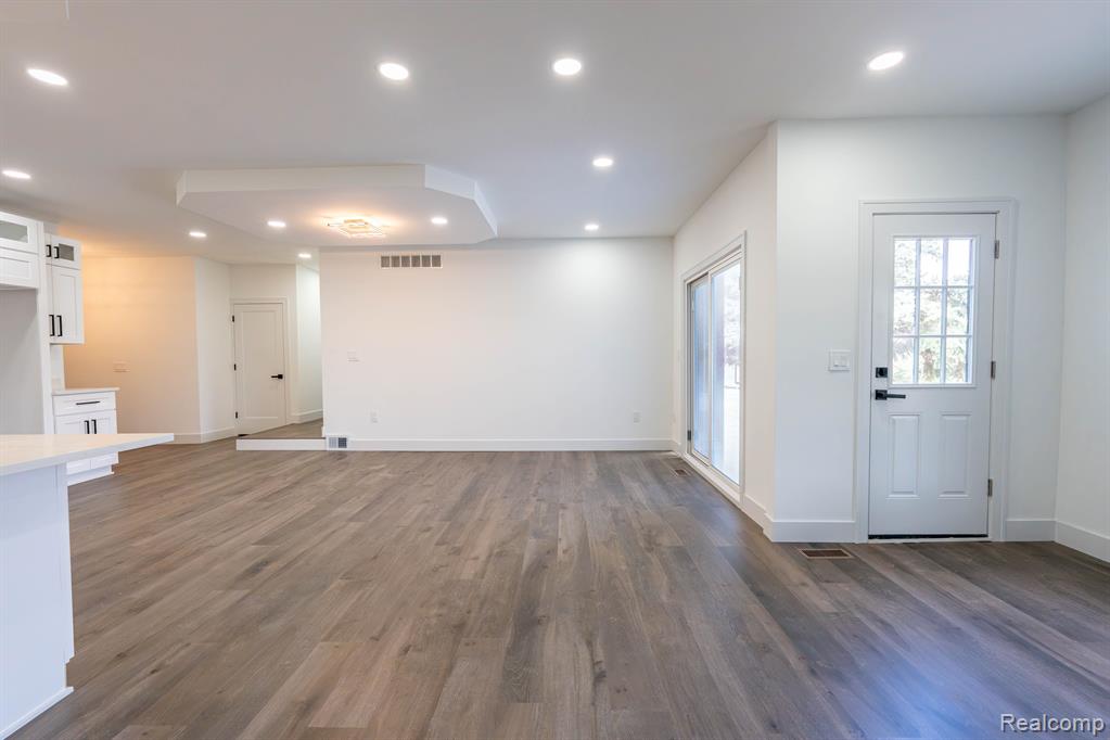 822 DAHLIA Lane, Rochester Hills, MI 48307 — Photo 20
