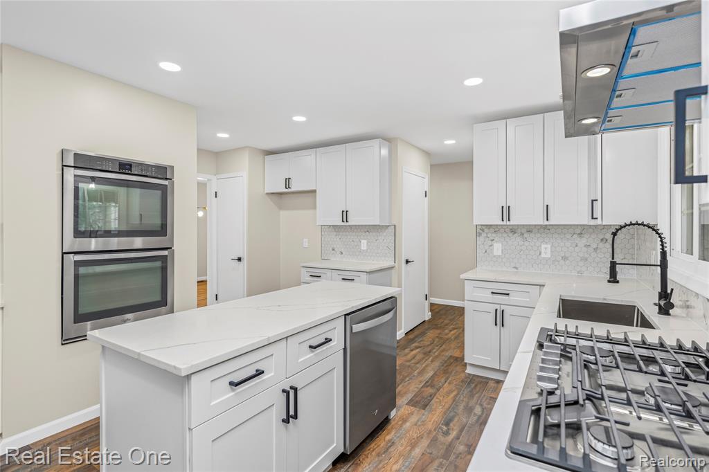 32363 Olde Franklin Drive, Farmington, MI, 48334