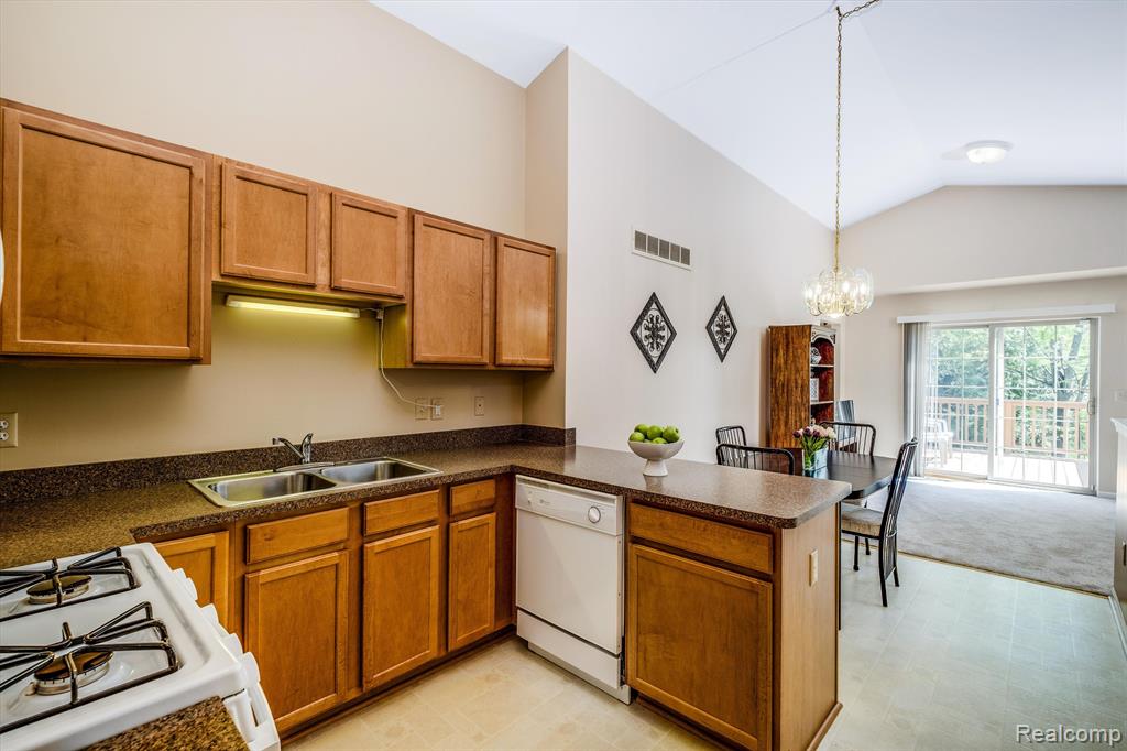 7820 CHLOE Court, Van Buren, MI 48111 — Photo 5