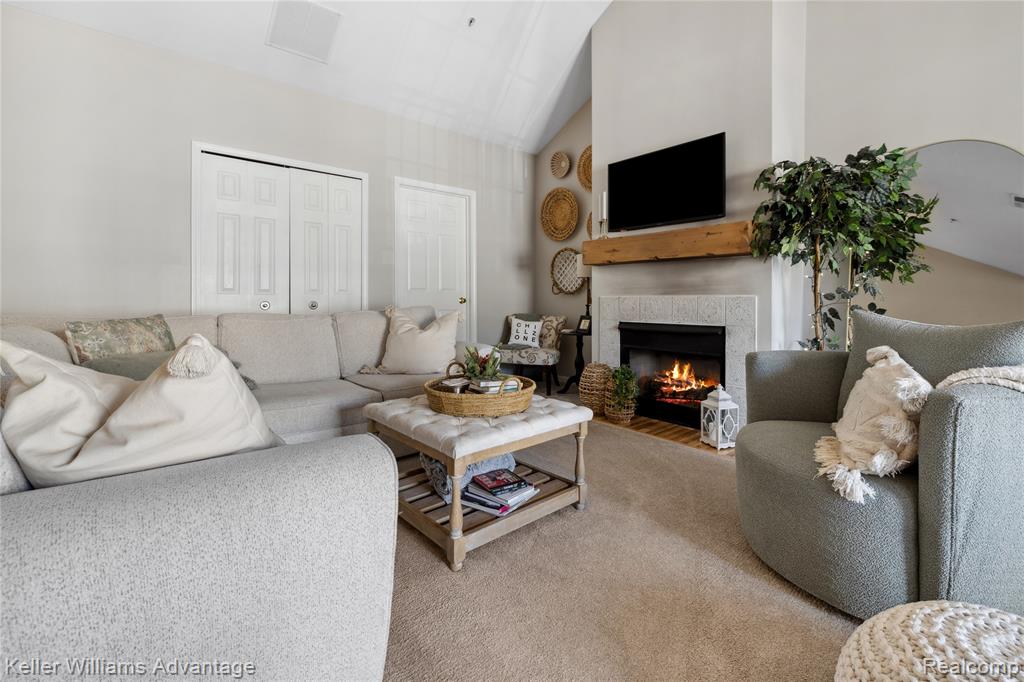 3201 Addington Drive, Commerce Twp, MI 48390 — Photo 5
