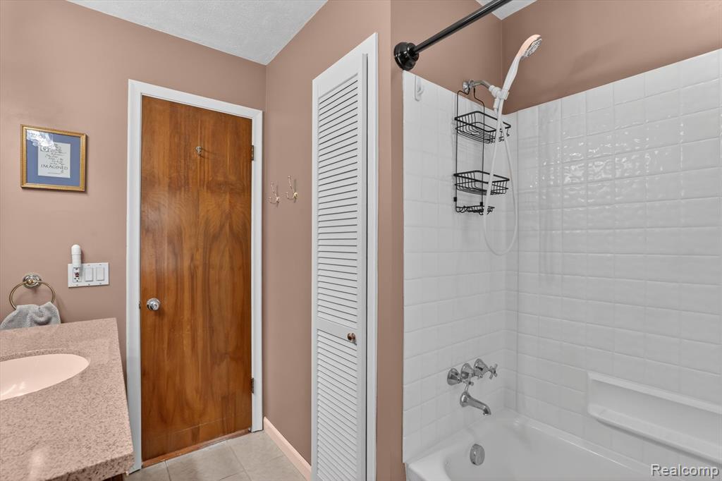 4949 Algonquin Way, Okemos, MI 48864 — Photo 21