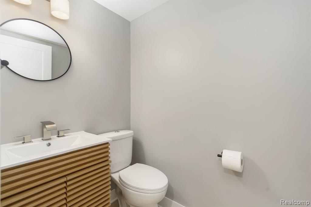 3246 MILLWALL Avenue, Keego Harbor, MI 48320 — Photo 29