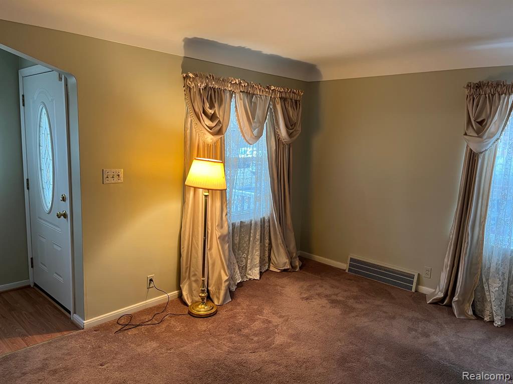 7553 WEDDEL Street, Taylor, MI 48180 — Photo 4