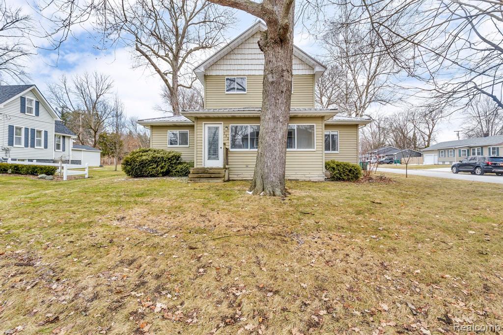 732 N 9TH Street, St. Clair, MI 48079 — Photo 2