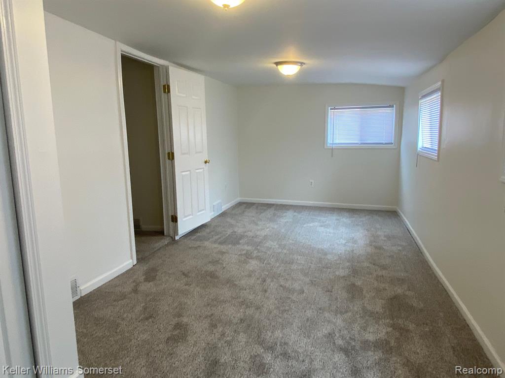 8662 PAIGE Avenue, Warren, MI 48089 — Photo 7