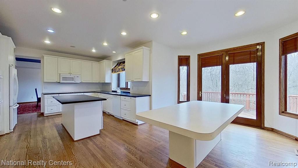 4392 STONEVIEW Drive, West Bloomfield, MI — Photo 31