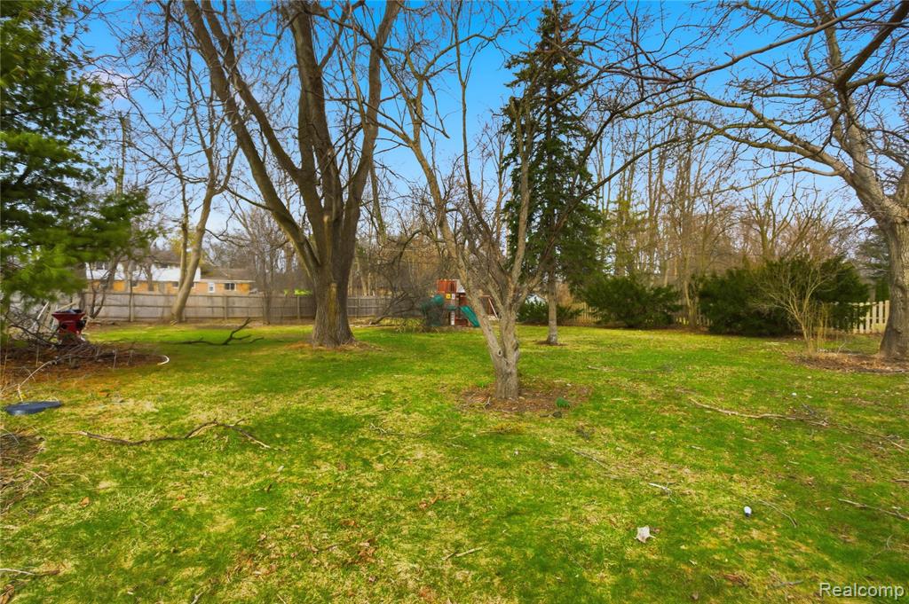 29256 Utley Road, Farmington, MI 48334 — Photo 3