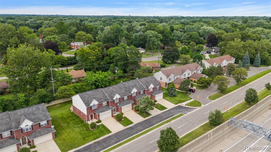19208 W 11 Mile Road, Lathrup Village, MI 48076 — Photo 11