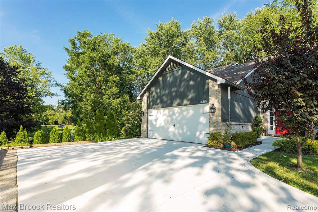 3685 Sunset Boulevard, Orchard Lake Village, MI 48324 — Photo 40