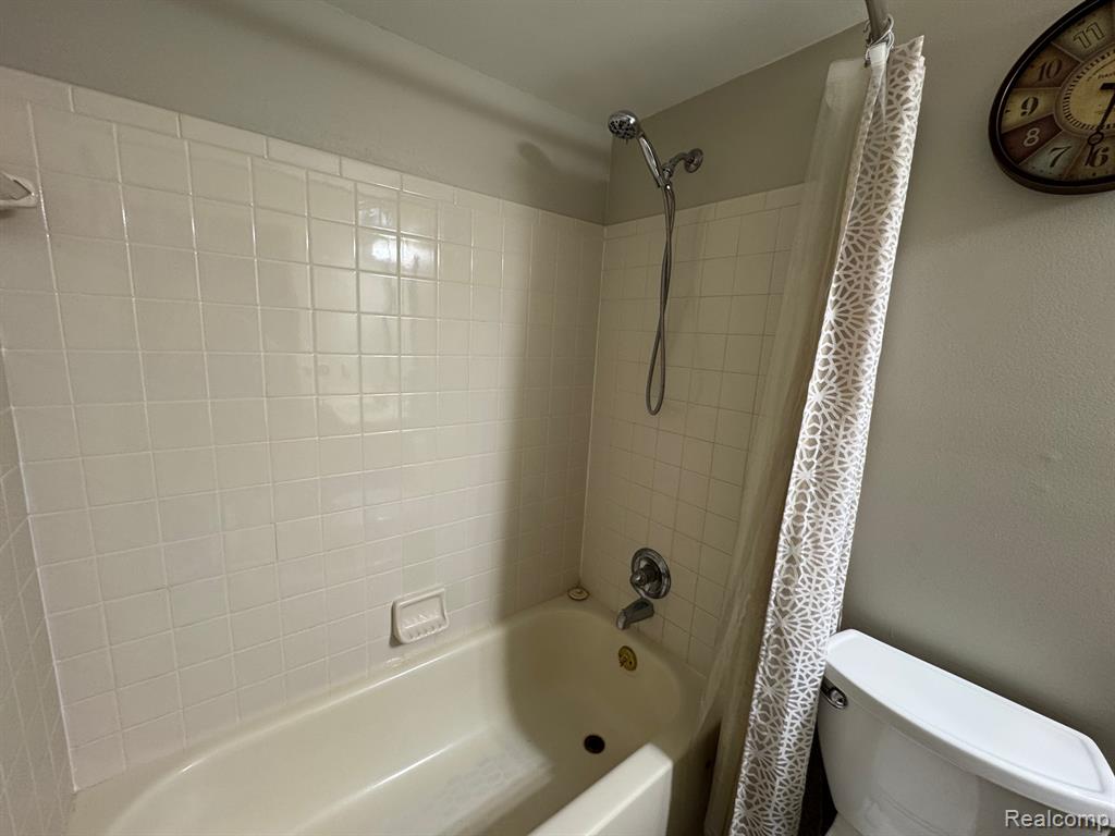 5851 Kingfisher Lane, Clarkston, MI — Photo 27