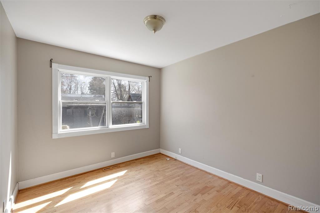 590 Hillwood, White Lake, MI 48383 — Photo 25