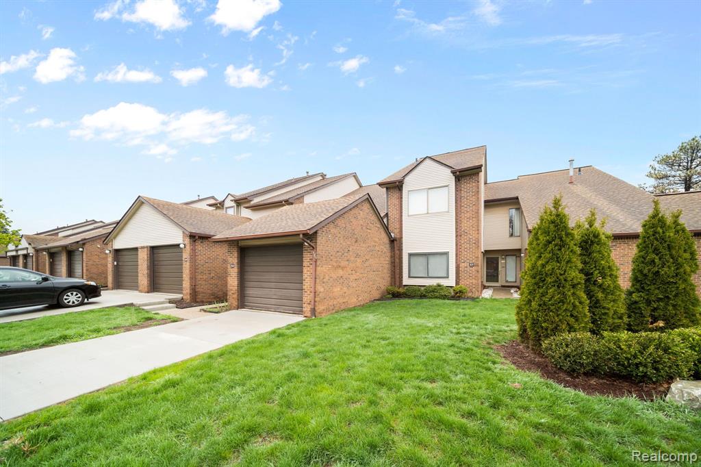 6540 RIDGEFIELD Circle, 204, West Bloomfield, MI — Photo 27