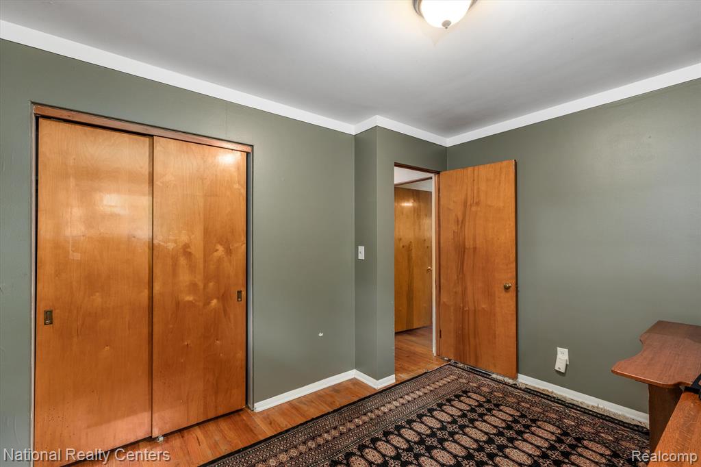 4211 WOODMONT Drive, Waterford, MI 48329 — Photo 12
