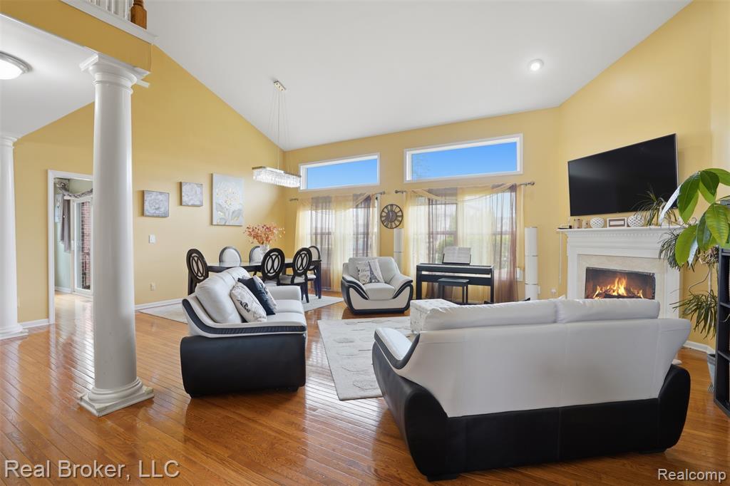 Photo 4
