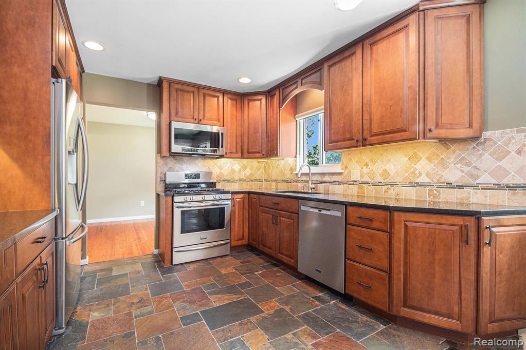 7370 Irongate Road, Canton, MI 48187 — Photo 11