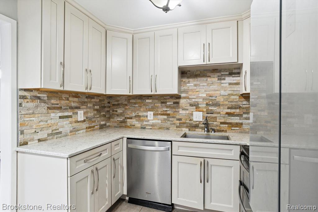 359 CONCORD PL, Unit 3, Bloomfield Hills, MI 48304 — Photo 9