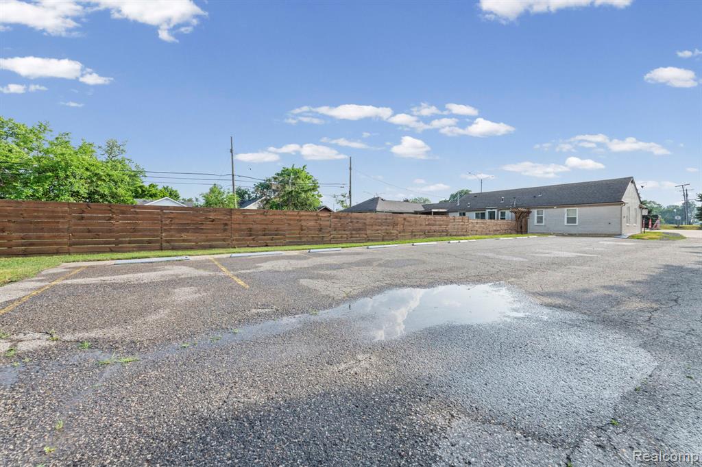 3236 Rochester Road, Troy, MI 48083 — Photo 17