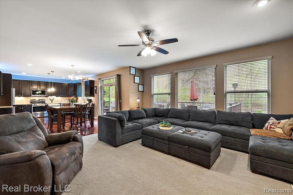 5633 GOLF POINTE Drive, Clarkston, MI 48348 — Photo 37