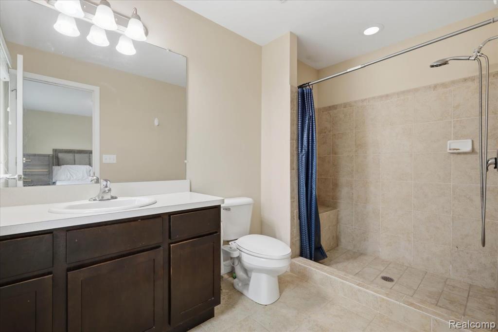 1114 Wales Drive, Lake Orion, MI — Photo 30