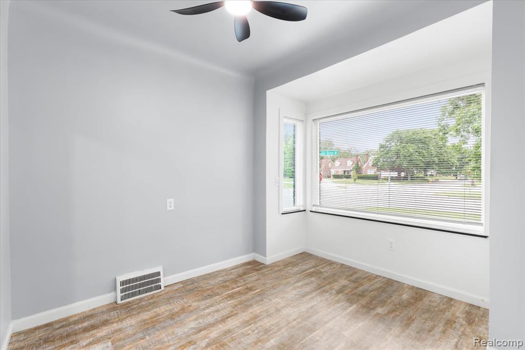 8355 W Outer Drive, Detroit, MI 48219 — Photo 9