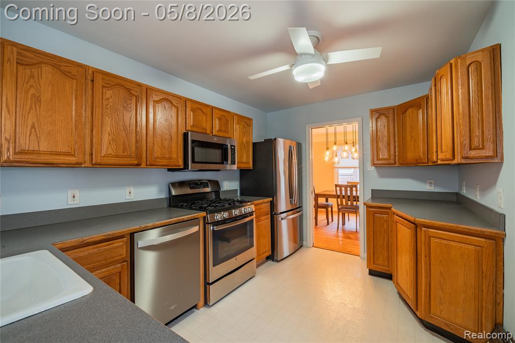 13352 Borgman Avenue, Huntington Woods, MI — Photo 8