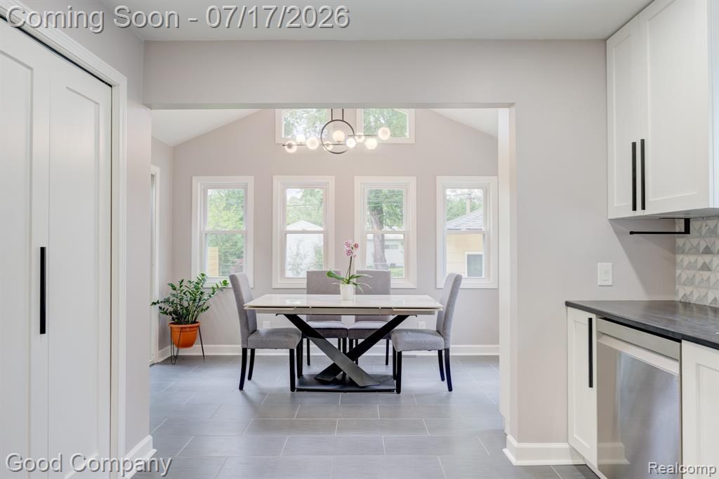 4102 Elmhurst Avenue, Royal Oak, MI 48073 — Photo 11