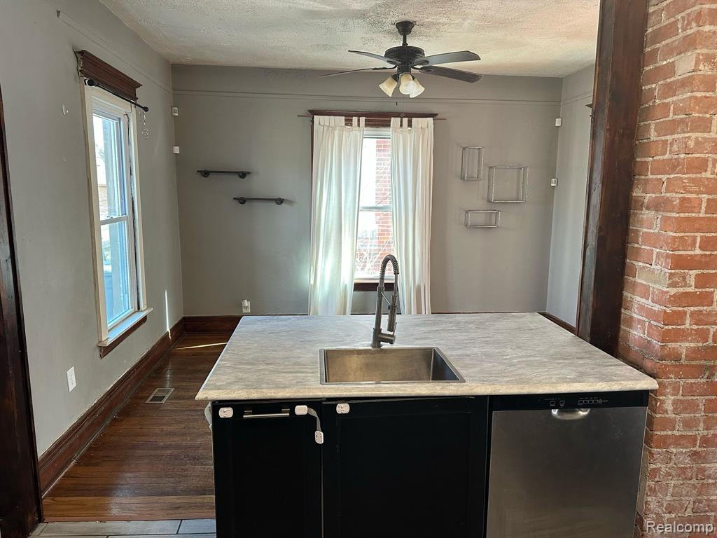 4132 SEMINOLE Street, Detroit, MI 48214 — Photo 7