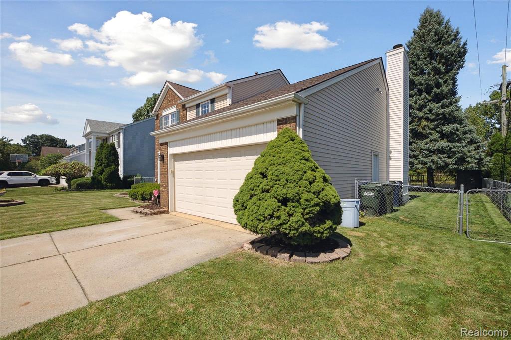 8979 BROUGHAM Drive, Sterling Heights, MI 48312 — Photo 19