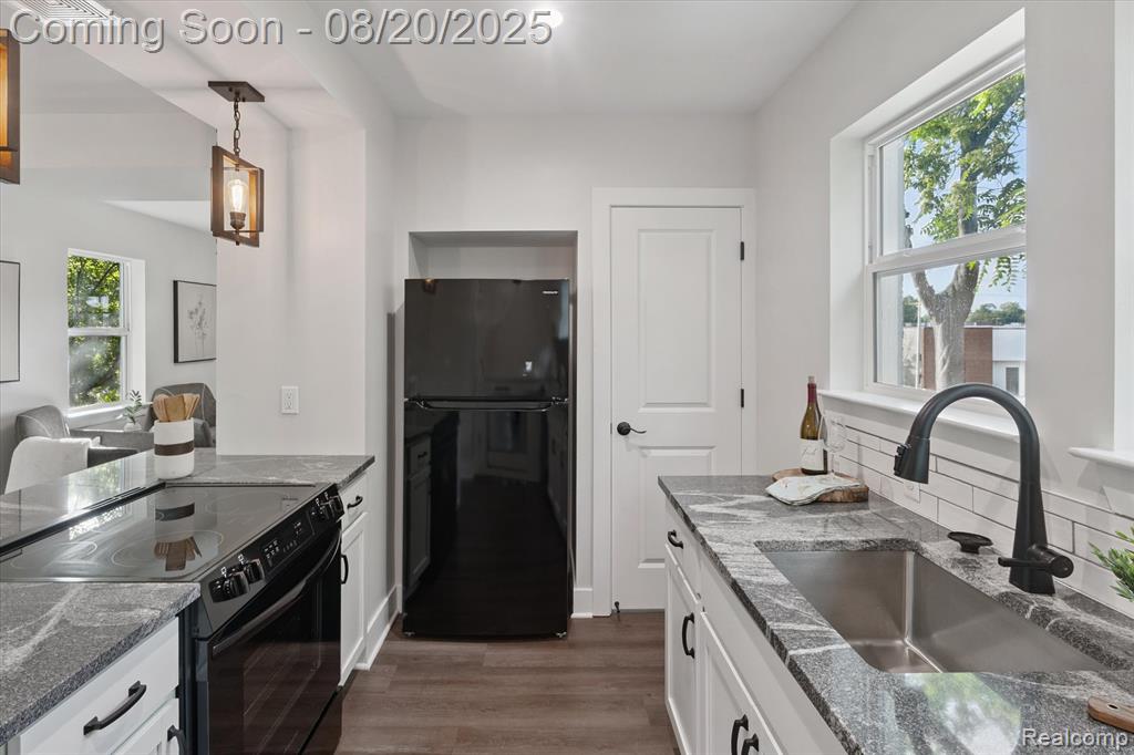 595 N. Perry Street, Pontiac, MI 48342 — Photo 13