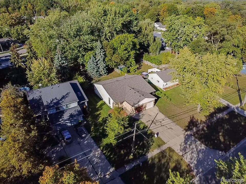 914 North Road, Fenton, MI 48430 — Photo 52