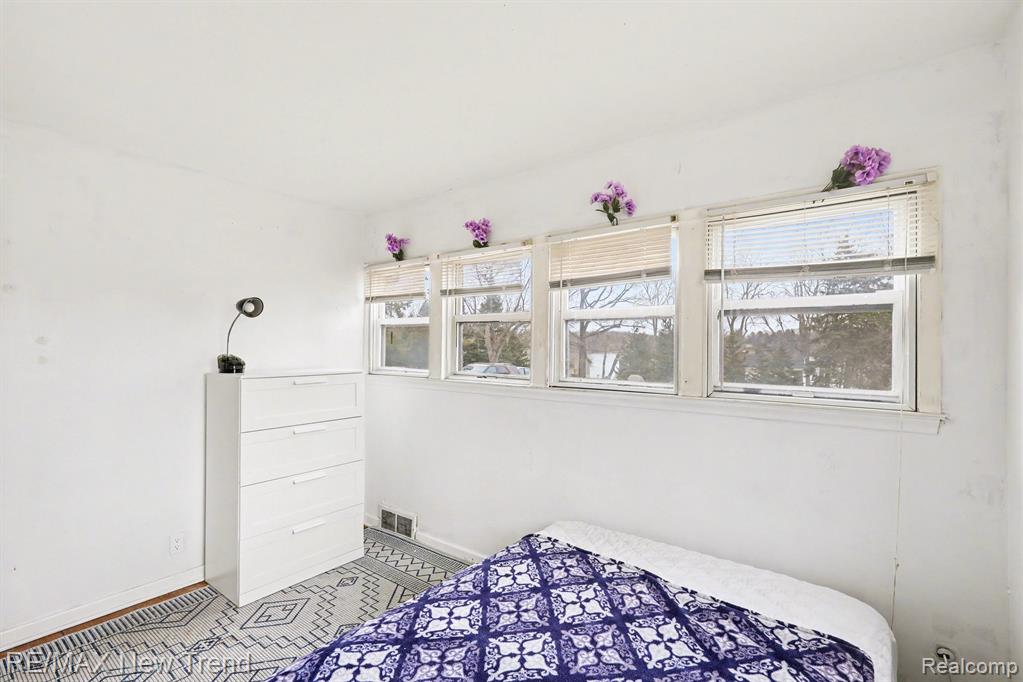 2174 Middlebelt Road, West Bloomfield, MI 48324 — Photo 22