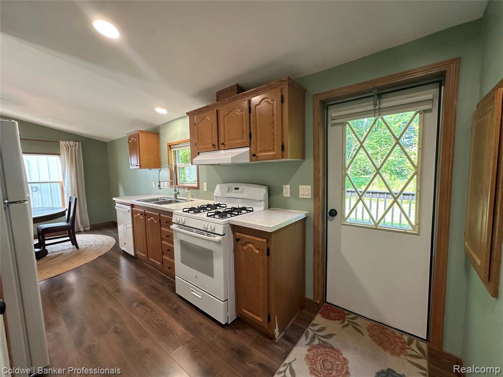 24 Springer Lane, Attica, MI 48412 — Photo 6