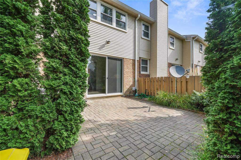 1747 Brentwood Drive, 305, Troy, MI 48098 — Photo 26