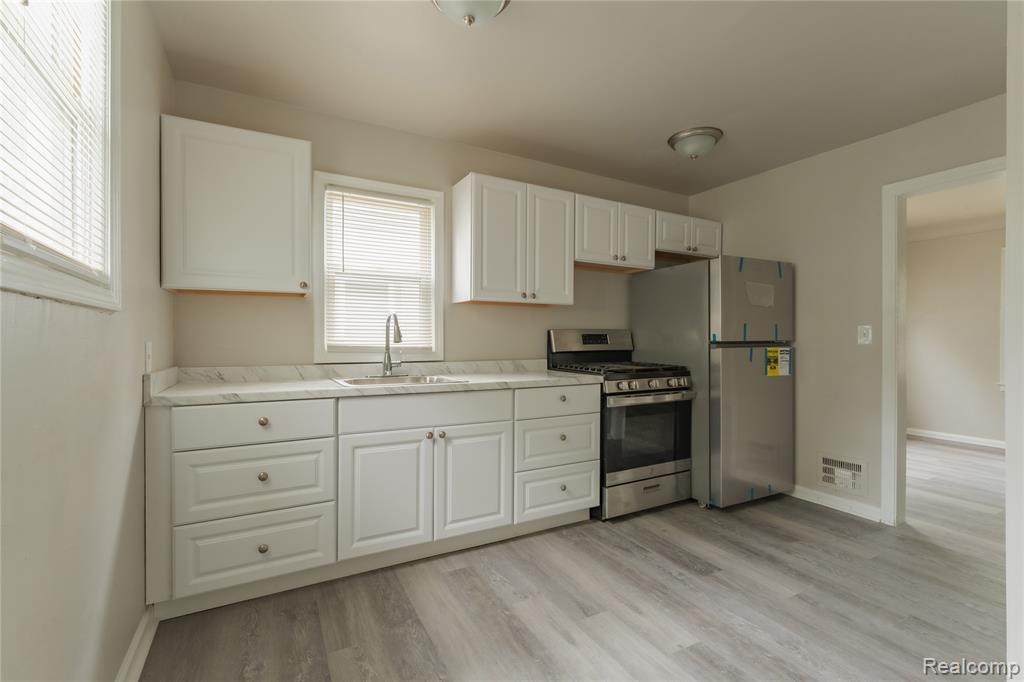 582 Lebaron Avenue, Pontiac, MI 48340 — Photo 16