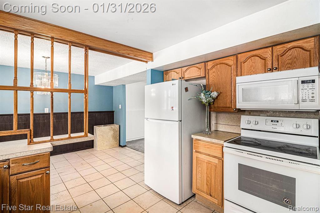 669 Provincetown Road, Auburn Hills, MI 48326 — Photo 8