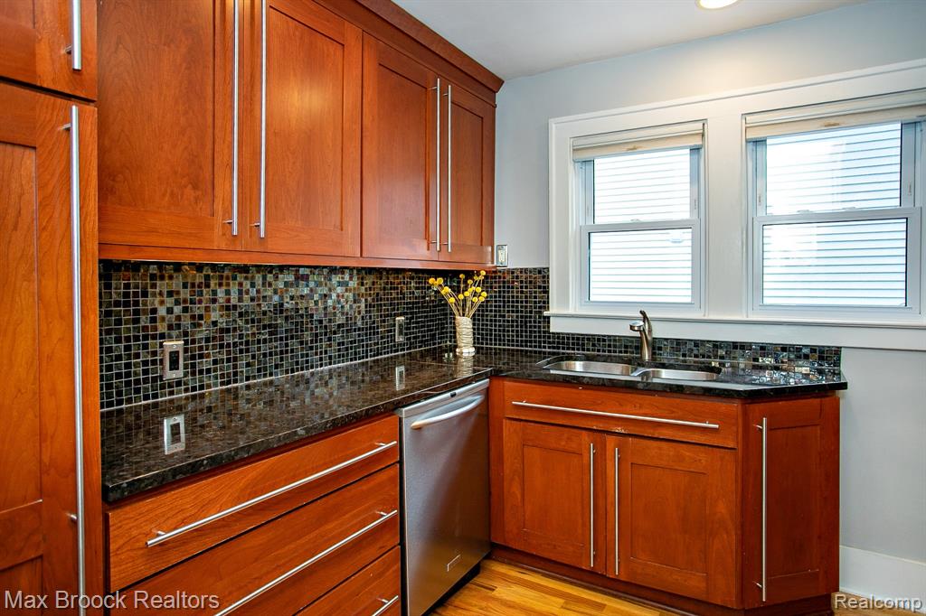 501 N Wilson Avenue, Royal Oak, MI 48067 — Photo 19