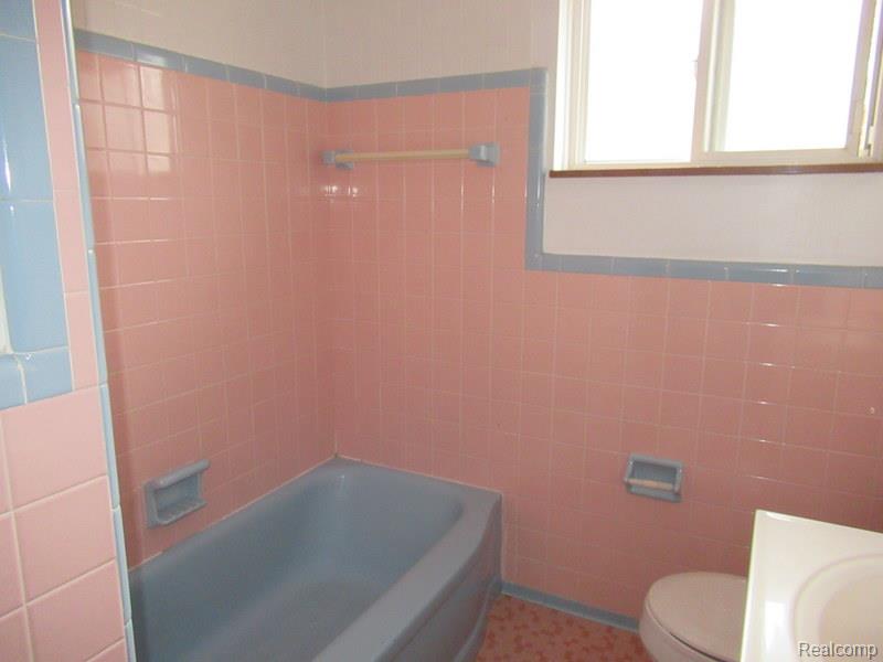 17716 Veronica Avenue, Eastpointe, MI 48021 — Photo 12