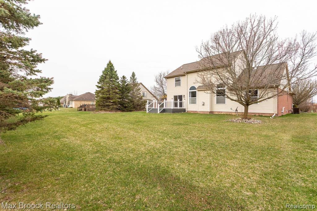 7131 WHITE TAIL Drive, Grand Blanc, MI 48439 — Photo 40