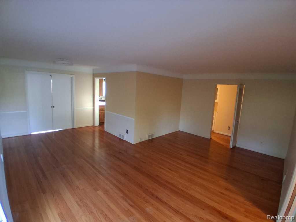 24231 Jerome Street, Oak Park, MI 48237 — Photo 4
