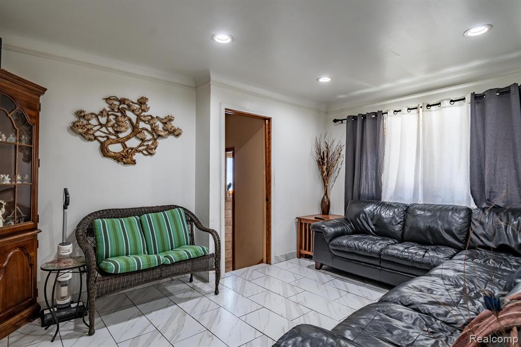 42323 TESSMER Drive, Sterling Heights, MI 48314 — Photo 11