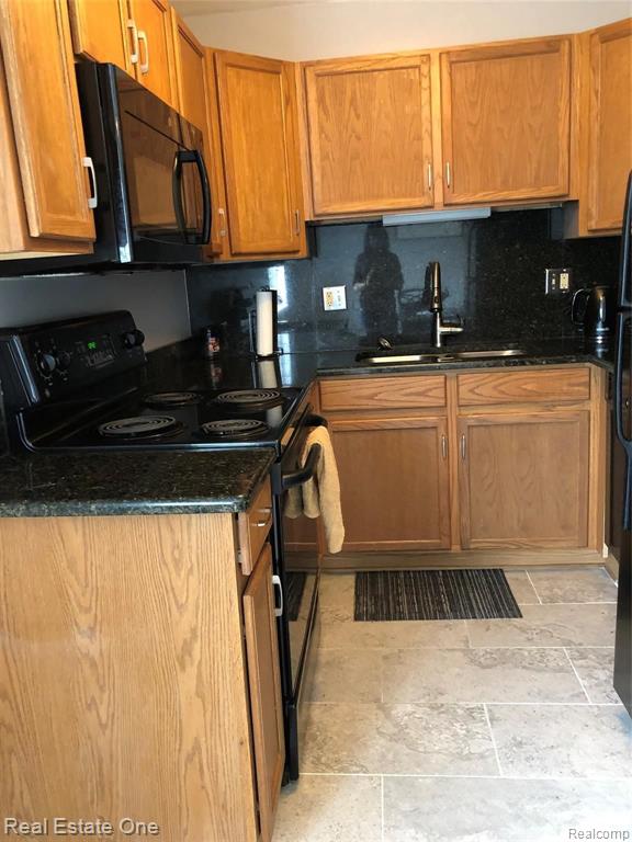 2420 Parmenter Boulevard, Royal Oak, MI 48073 — Photo 3